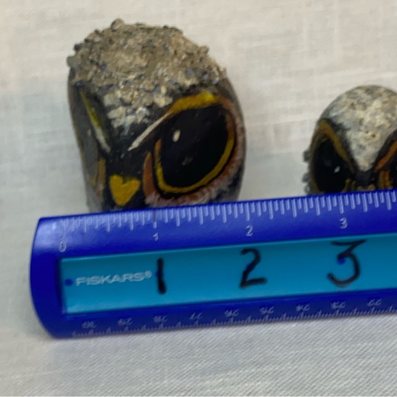 Painted rock paperweights/figurines (2) Owls/yellow and black - Picture 2 of 5